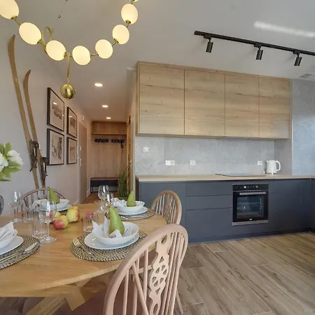 Trevilles - Shiny Rock * Szklarska Poręba